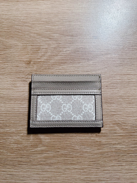 GG cardholder
